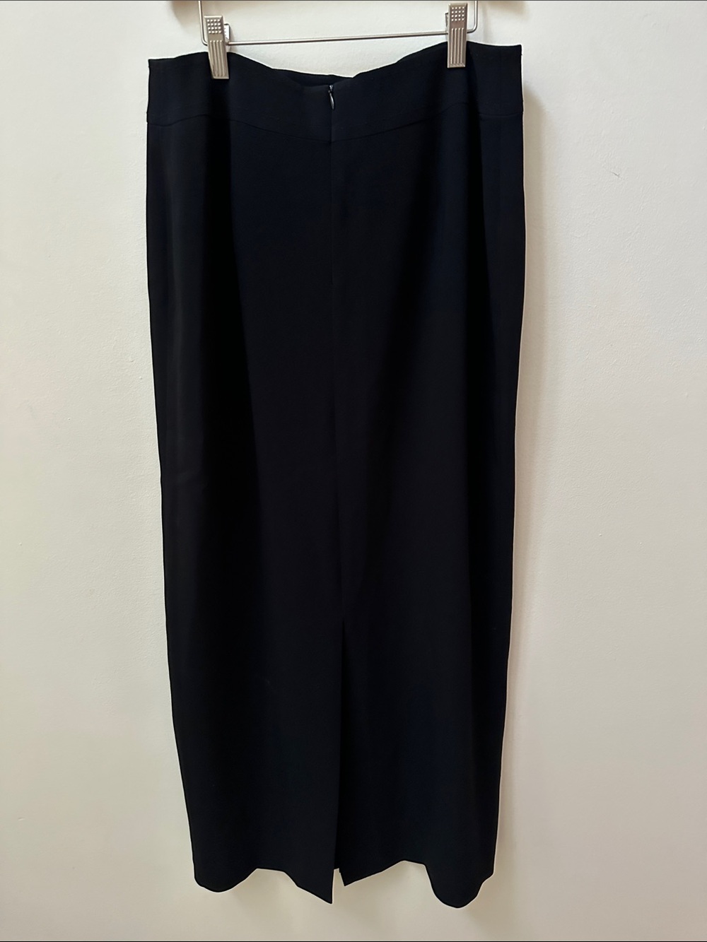 Classic Black Maxi Pencil Skirt - Picture 2 of 3